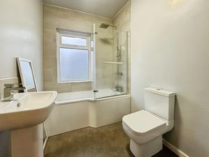 Bathroom - click for photo gallery